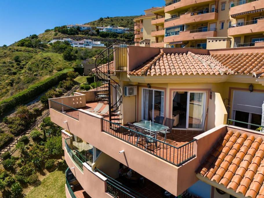Penthouse Seaview - 3bed & 2bath